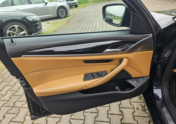 BMW Seria 5 cena 255000 przebieg: 164000, rok produkcji 2018 z Reszel małe 529
